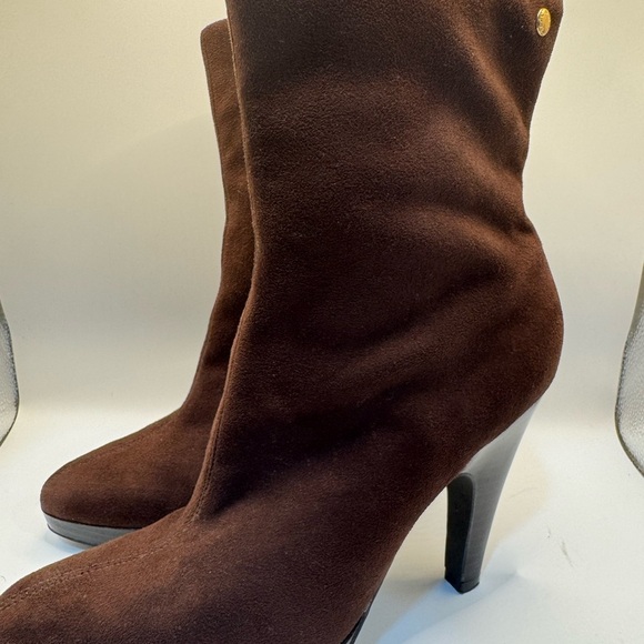 Elegant Brown Suede Heeled Boots - Picture 1 of 5